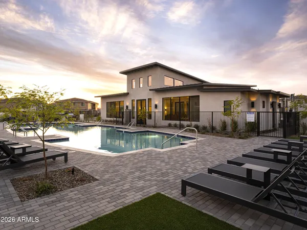 $371,995 | 2121 West Sonoran Desert Drive, Unit 142, Phoenix, AZ 85085