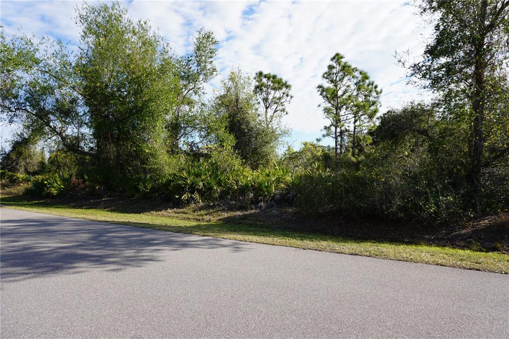 334 Omen Street Punta Gorda, FL 33982 - Photo 4 of 33