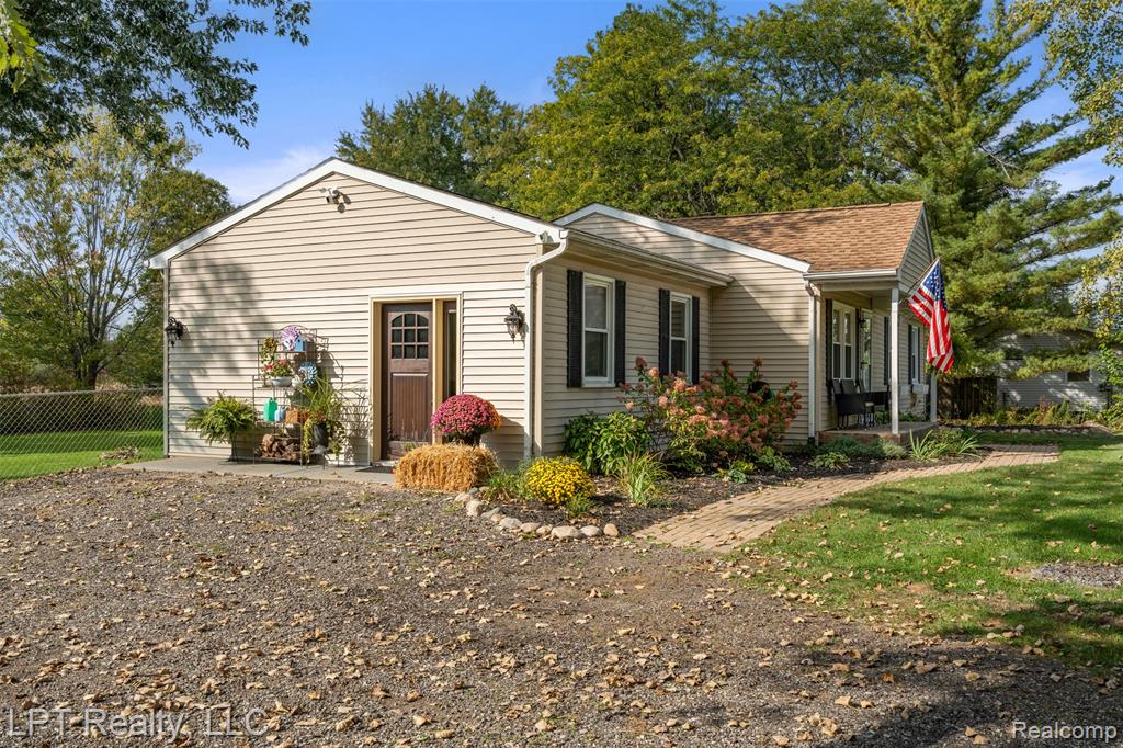 411 Fowlerville Road Fowlerville, MI 48836 - Photo 2 of 22