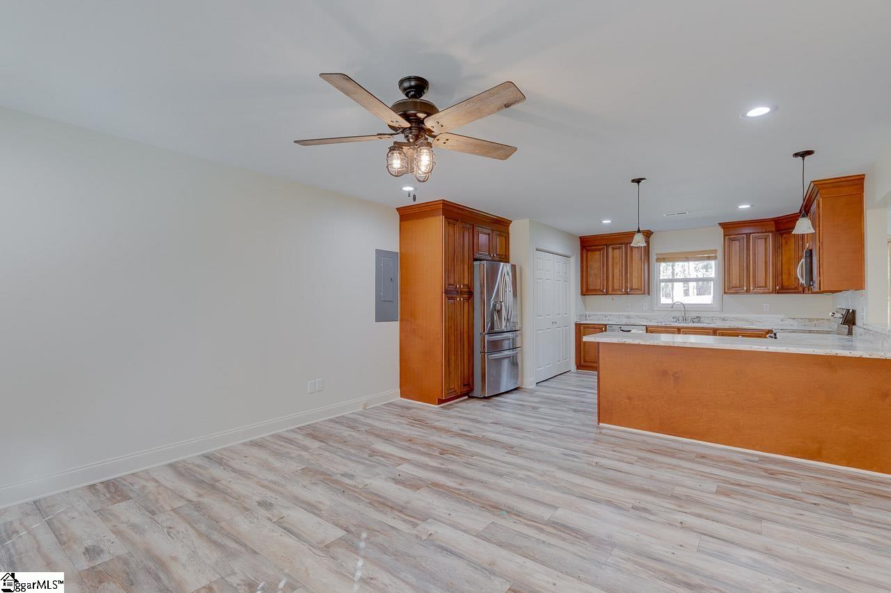 1623 River Oak Road Inman, SC 29349 - Photo 4 of 36