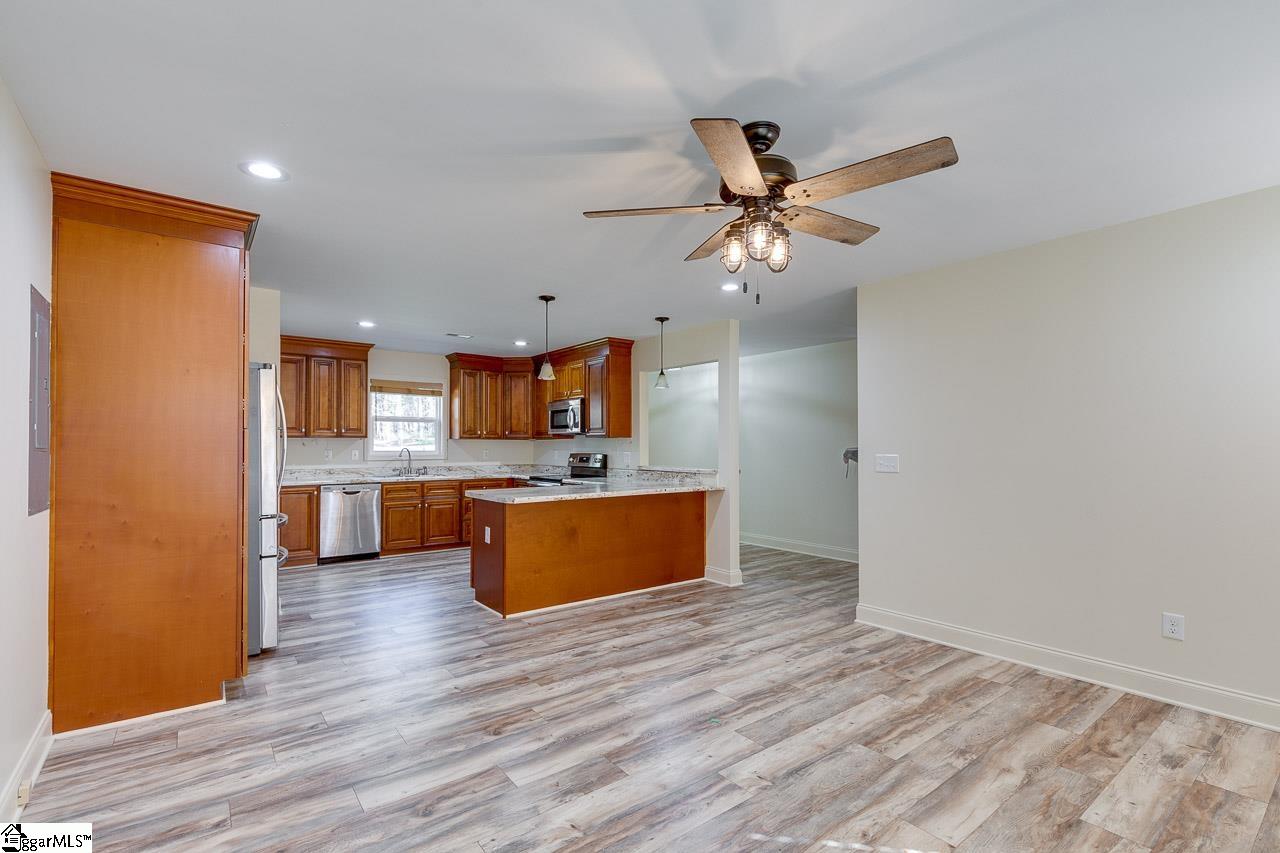 1623 River Oak Road Inman, SC 29349 - Photo 5 of 36