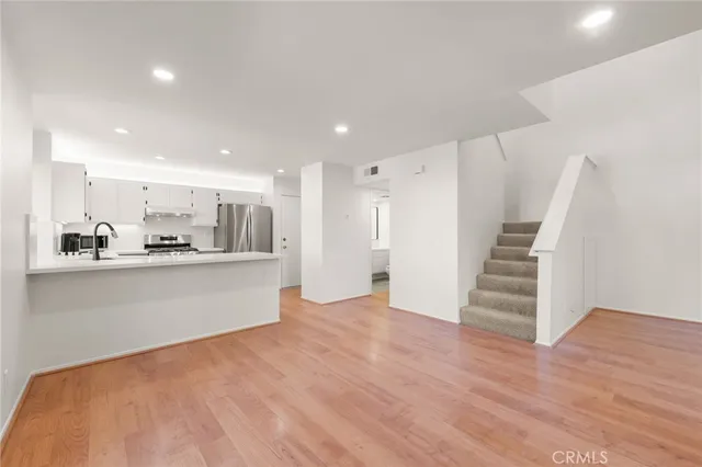 $4,500 | 1135 Via Colinas, Thousand Oaks, CA 91362