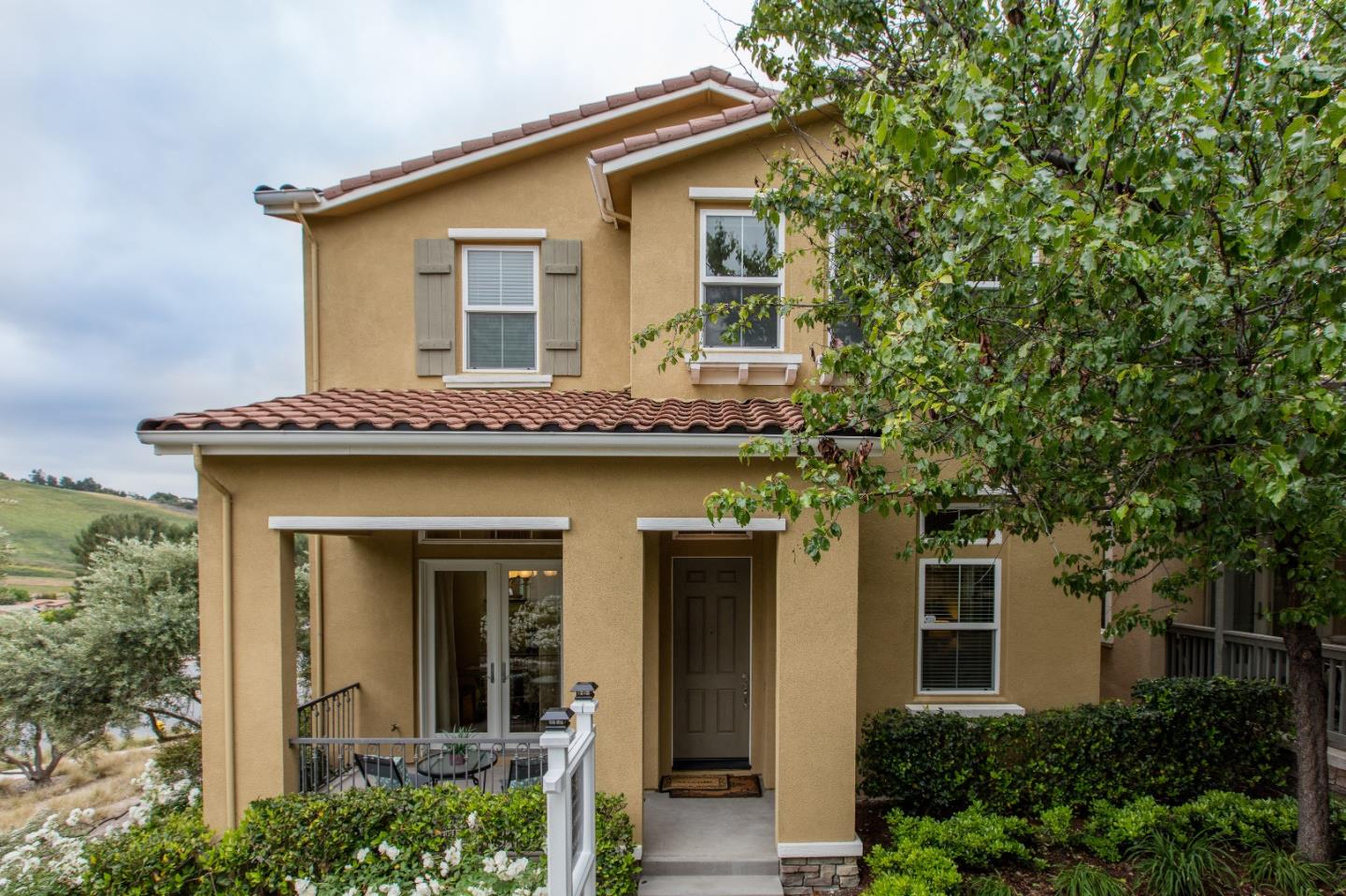 335 Ascente Commons San Jose, CA 95125 - Photo 1 of 38 a house view with a outdoor space