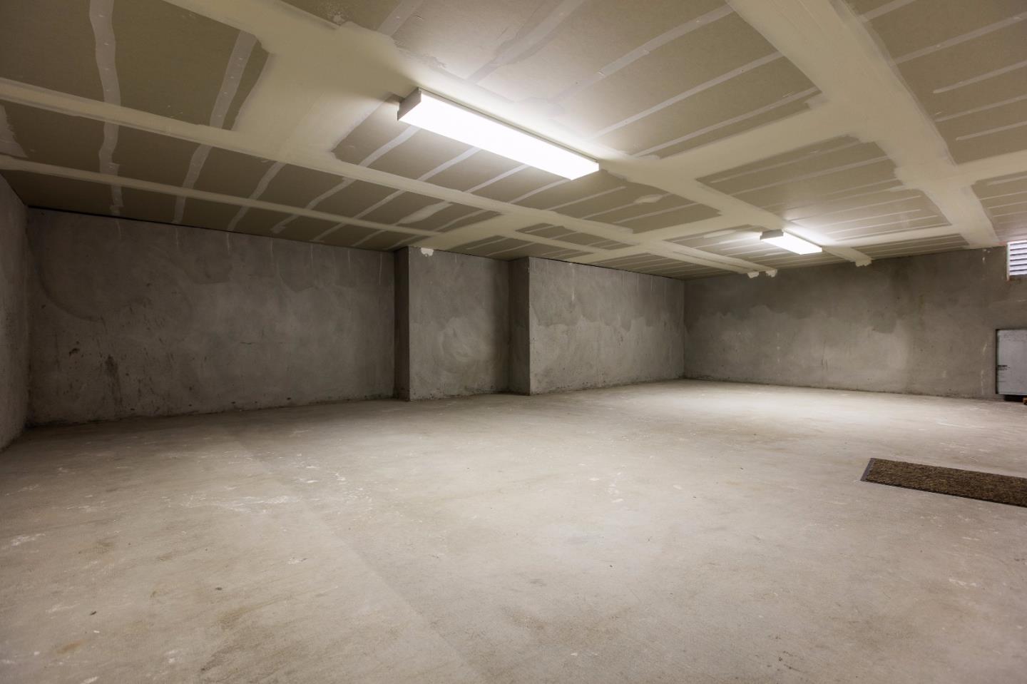 335 Ascente Commons San Jose, CA 95125 - Photo 28 of 38 a view of an empty room