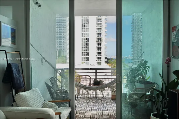 $360,000 | 2200 Northeast 4th Avenue, Unit 503, Miami, FL 33137