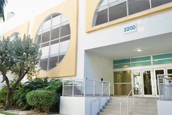 $360,000 | 2200 Northeast 4th Avenue, Unit 503, Miami, FL 33137