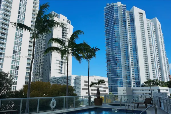 $360,000 | 2200 Northeast 4th Avenue, Unit 503, Miami, FL 33137
