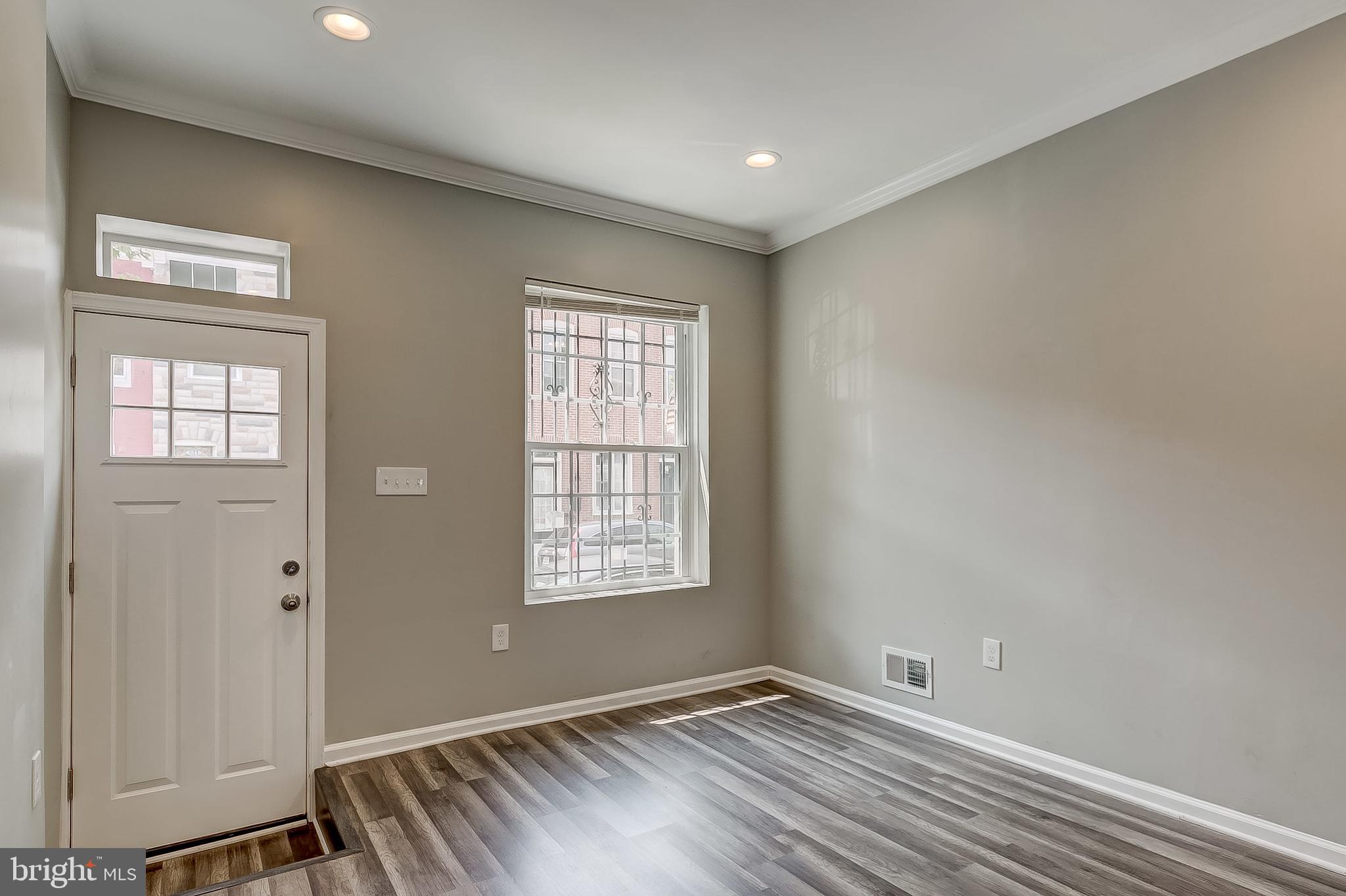 157 North Curley Street Baltimore, MD 21224 - Photo 7 of 30 Living Room