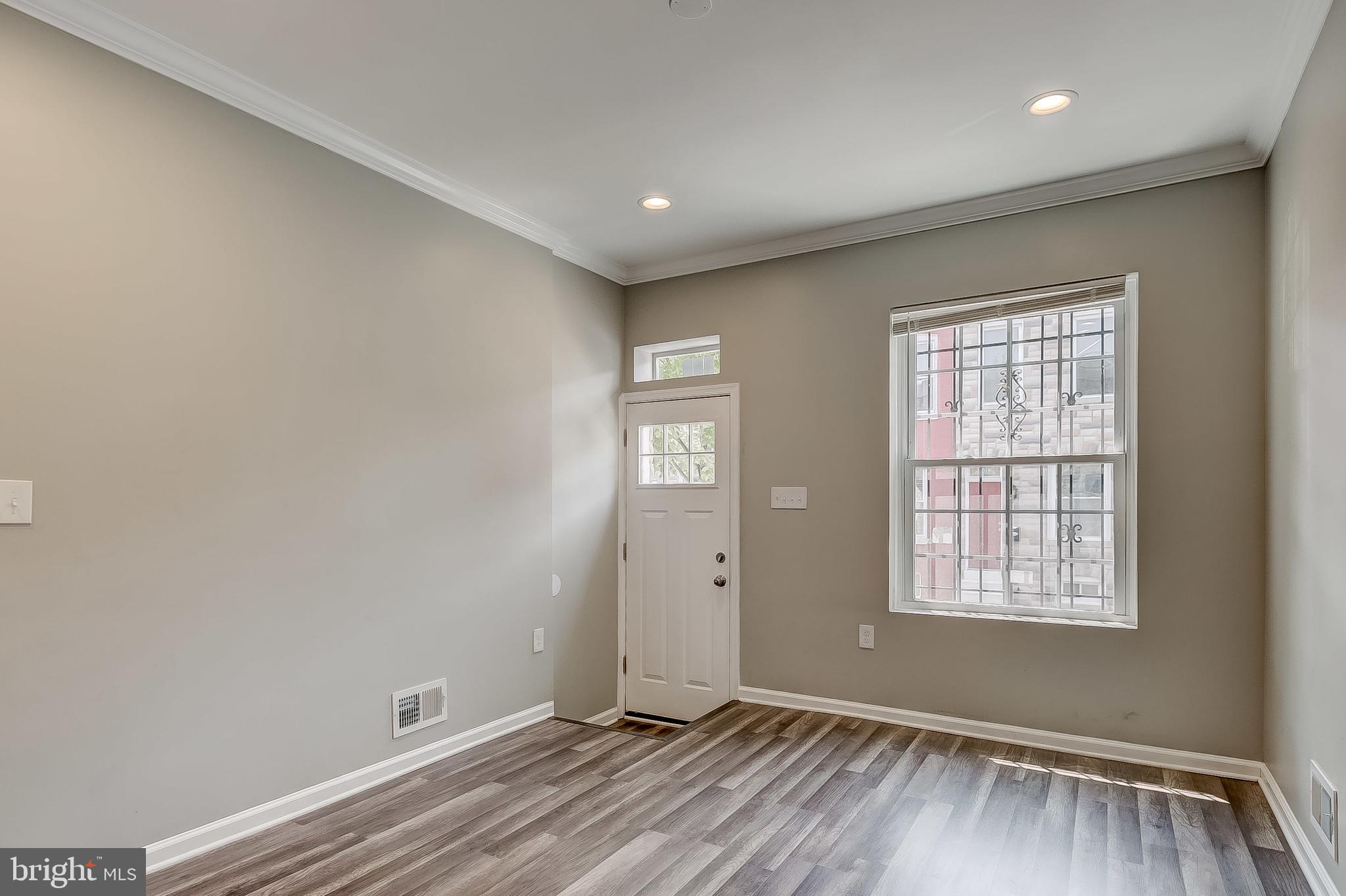 157 North Curley Street Baltimore, MD 21224 - Photo 8 of 30 Living Room