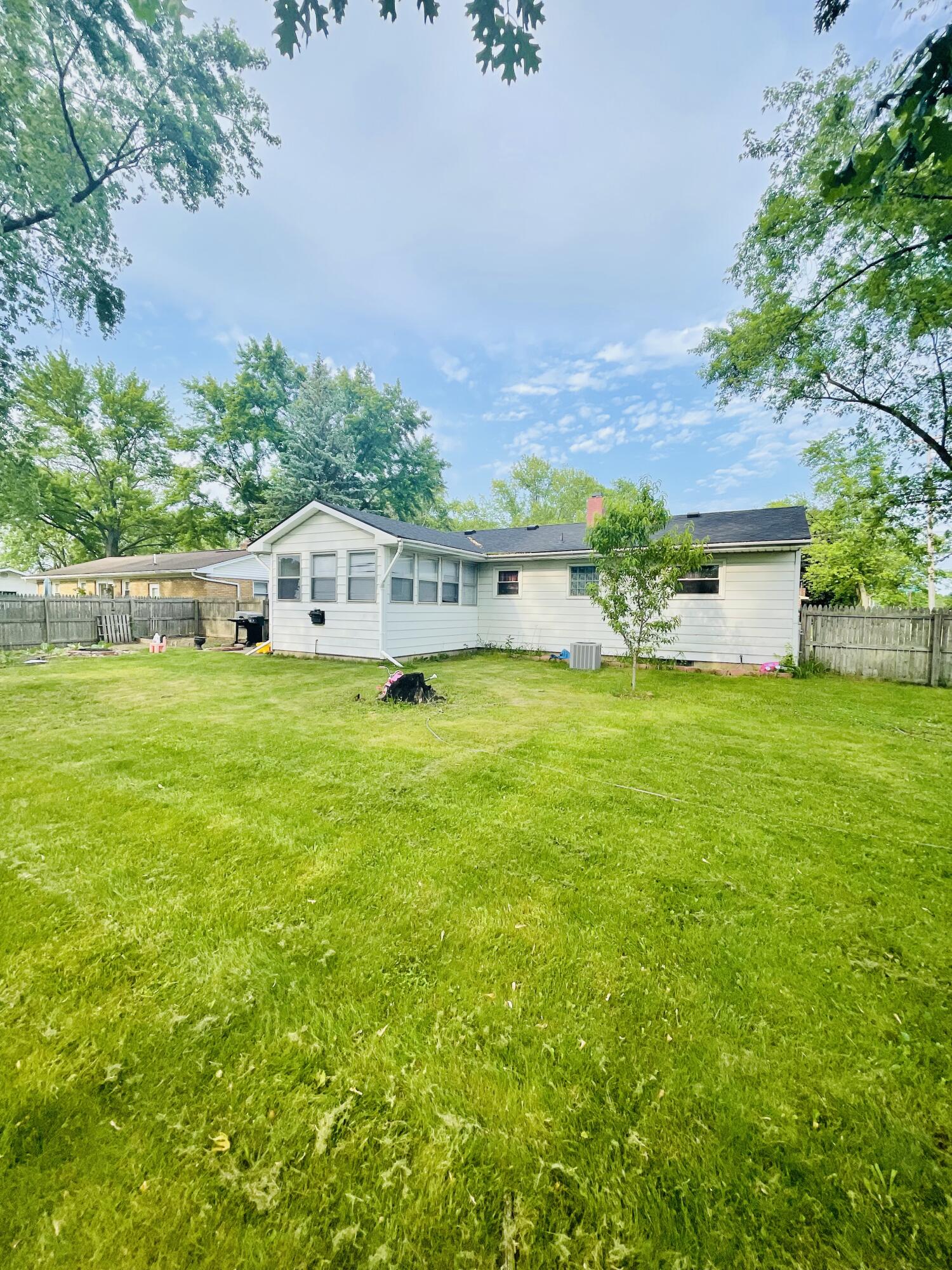 101 Sundown Street Springfield, MI 49037 - Photo 4 of 15 1391C908-CA68-4950-80FB-DB8950537C1A