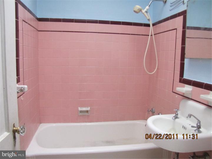 7412 Rugby Street Philadelphia, PA 19138 - Photo 6 of 7 Gallery Image 6