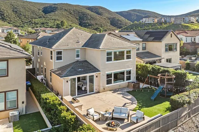 $2,298,800 | 15858 Anjou Lane, San Diego, CA 92127