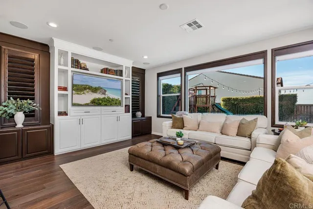 $2,298,800 | 15858 Anjou Lane, San Diego, CA 92127