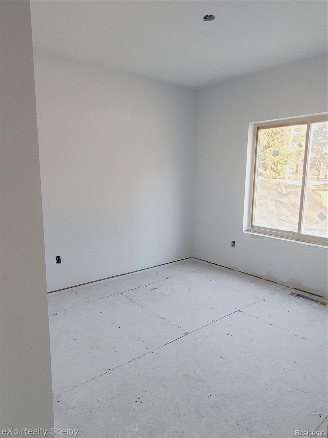 11199 Chicago Road Warren, MI 48093 - Photo 10 of 14 BEDROOM