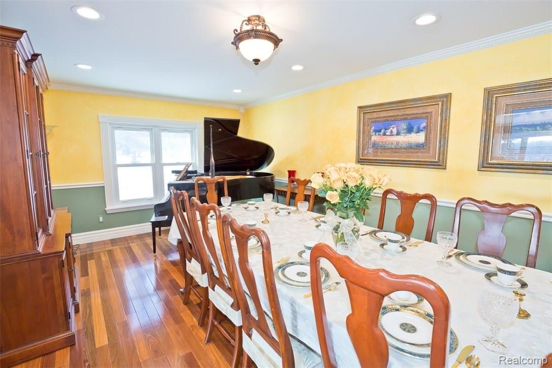 3175 Noble Road Oxford, MI 48370 - Photo 43 of 58 Large formal dining room - space for china hutch...and even a piano