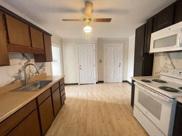 $2,000 | 27 Wilcox Street, Unit 2L, Springfield, MA 01105