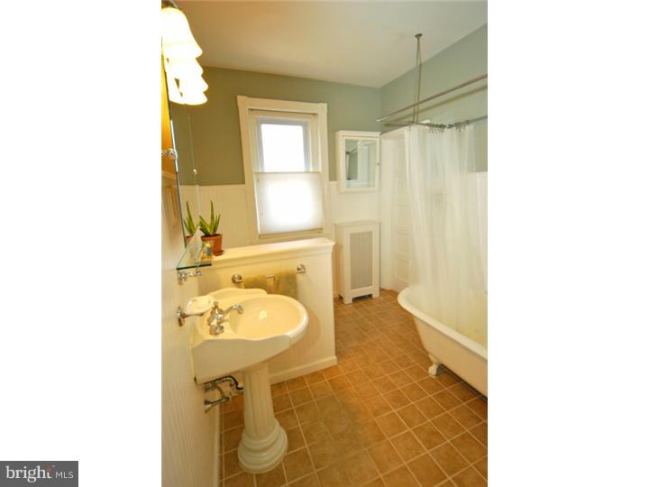 260 Rector Street Philadelphia, PA 19128 - Photo 17 of 21 Bathroom