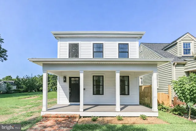 $799,000 | 1606 Charles Street, Fredericksburg, VA 22401
