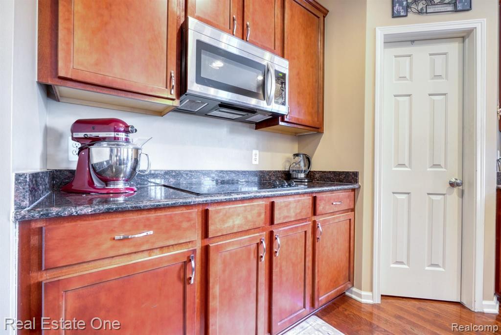 3751 Hogan Circle Rochester Hills, MI 48307 - Photo 11 of 47