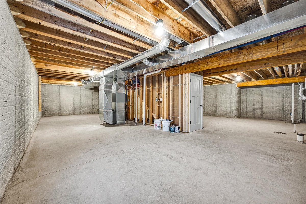 180 South Oak Street El Paso, IL 61738 - Photo 24 of 32 a view of an empty room