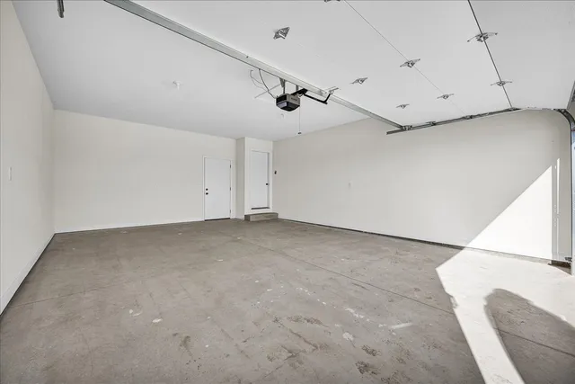 $284,900 | 180 South Oak Street, El Paso, IL 61738