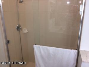 812 Star Reef Lane Edgewater, FL 32132 - Photo 11 of 17 a view of a bathroom