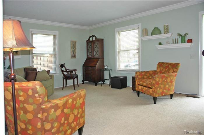11703 Sycamore Road, Unit 4 Plymouth, MI 48170 - Photo 9 of 14 livingroom_700
