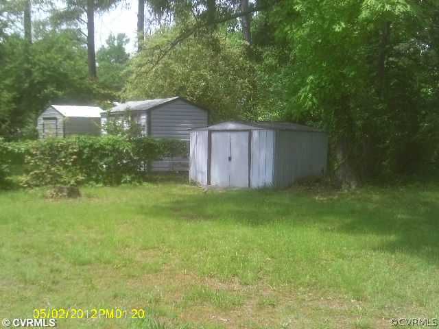 5918 Worthington Road Richmond, VA 23225 - Photo 4 of 5 Yard/Garden