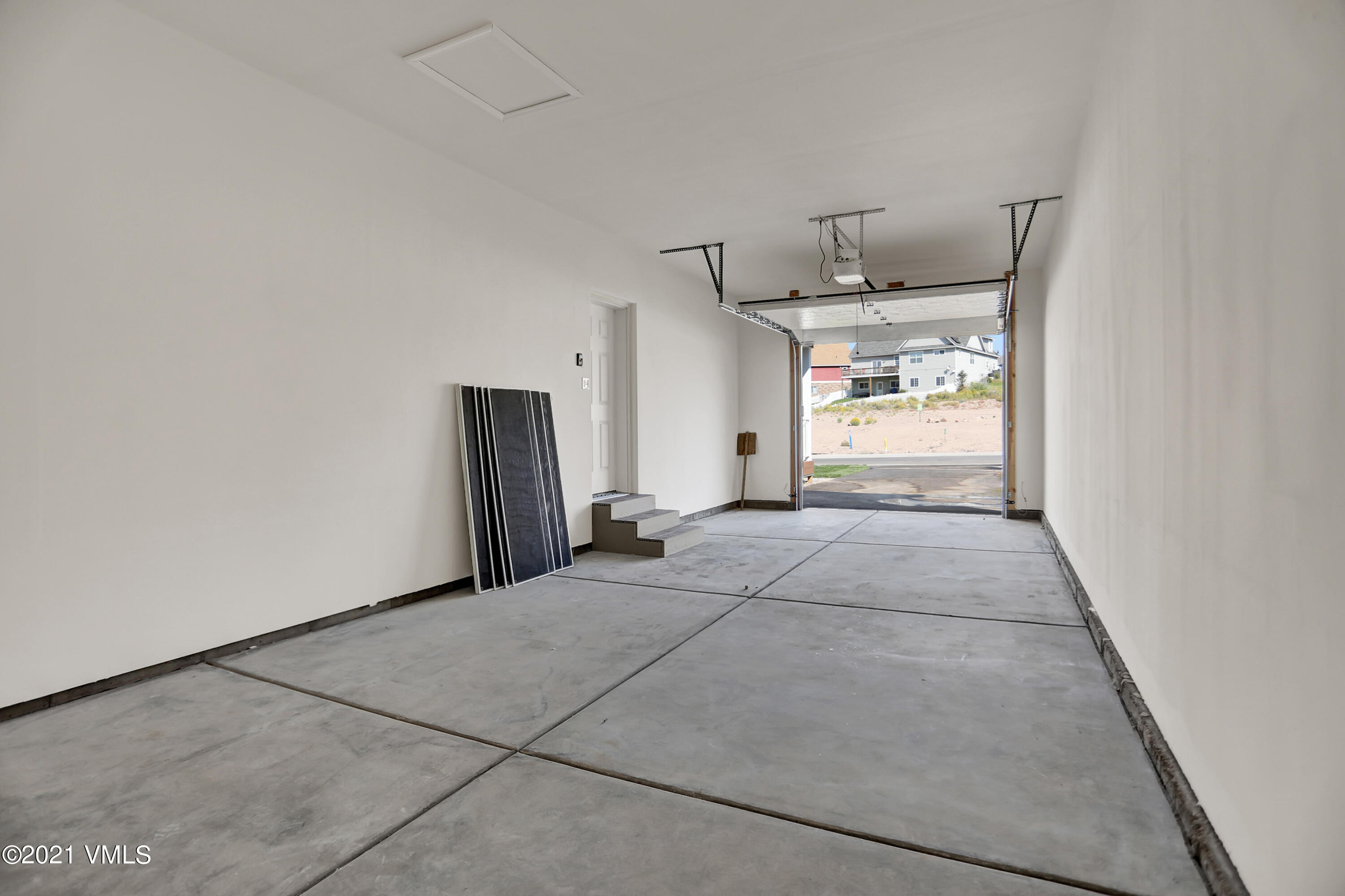 247 Bowie Road Gypsum, CO 81637 - Photo 29 of 31 Garage (3)