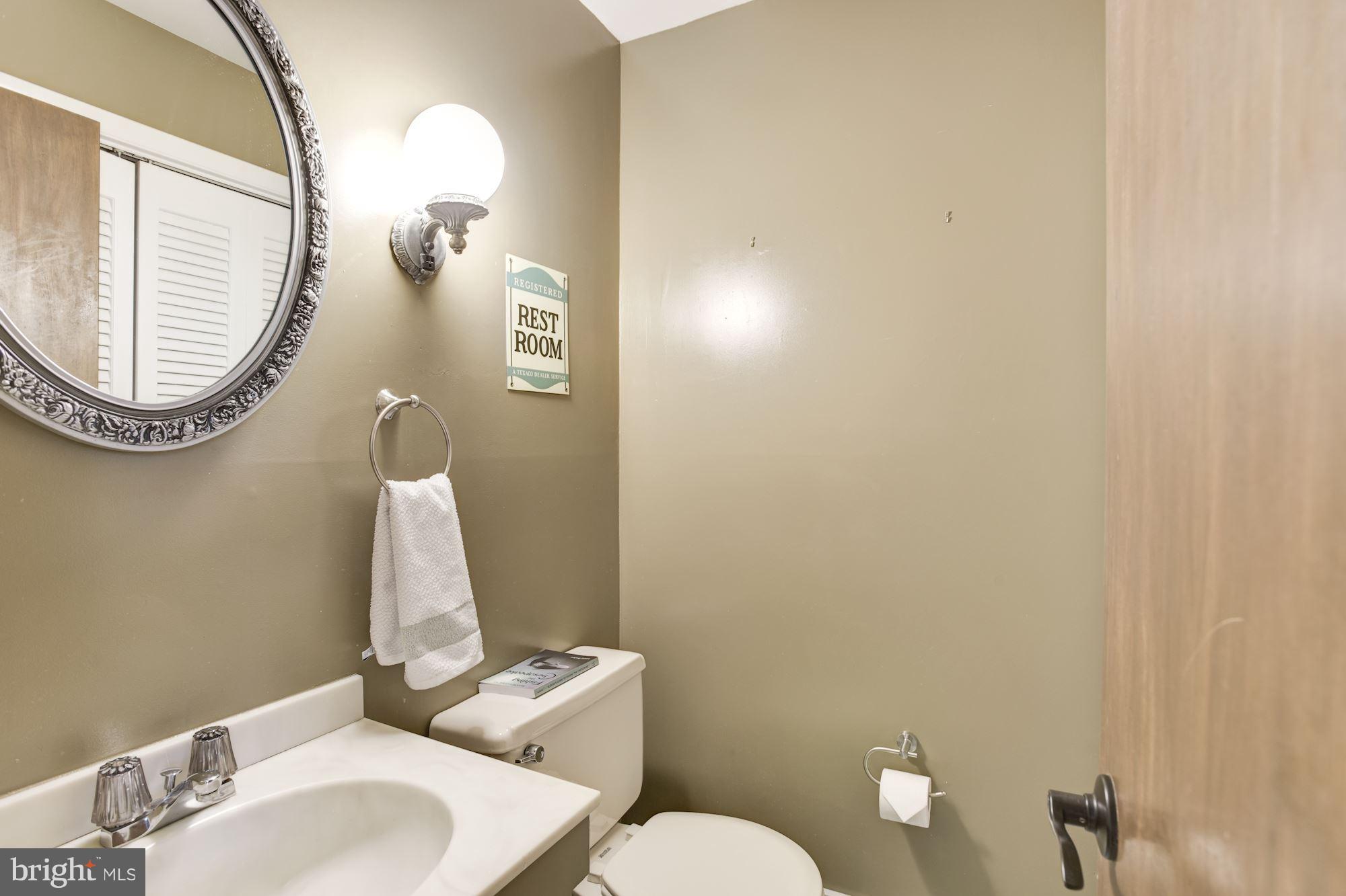 1607 Riverside Drive Annapolis, MD 21409 - Photo 21 of 30 Convenient Main Level Half / Guest Bath