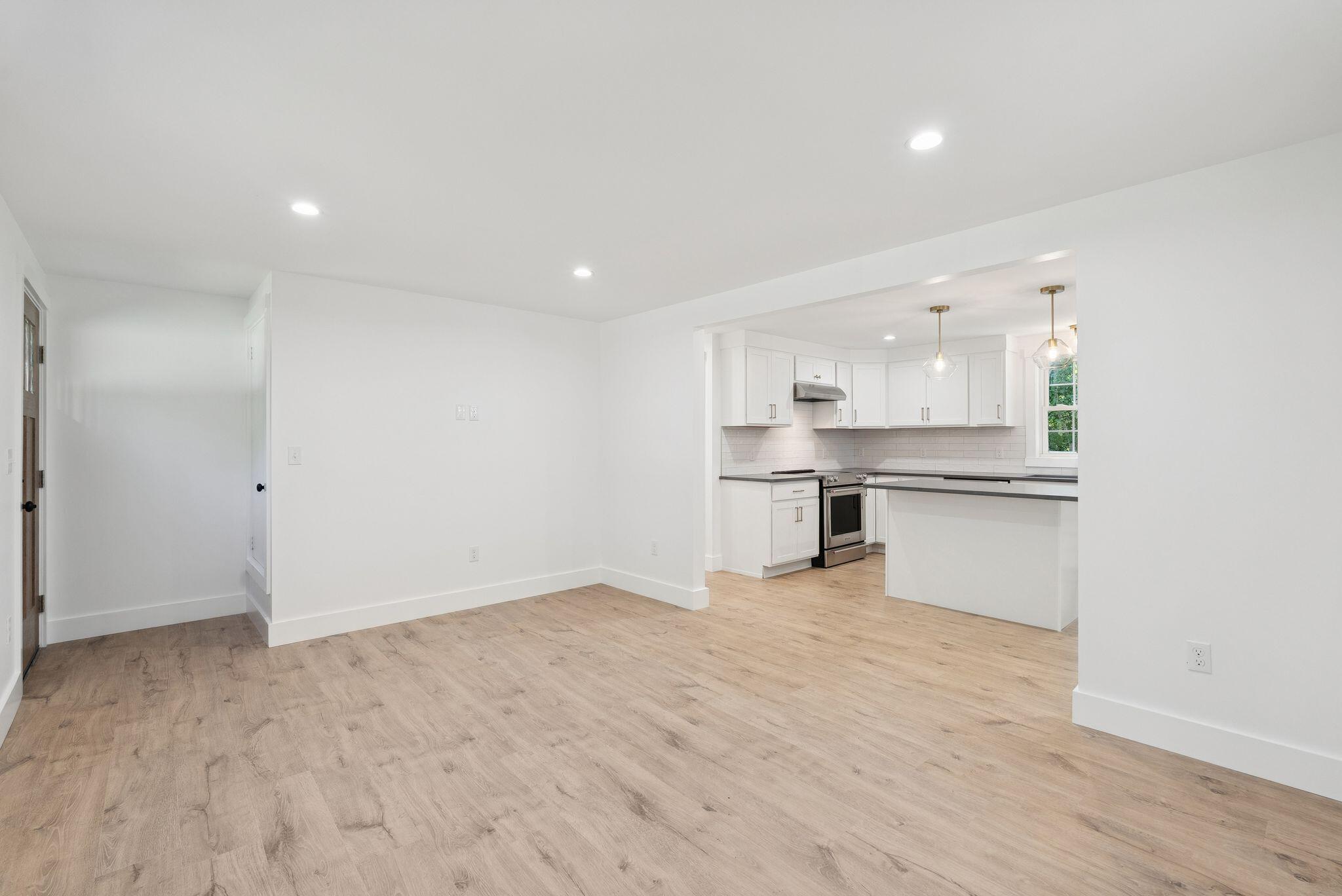 43 Skillin Road Cumberland, ME 04021 - Photo 11 of 28 42_DSC01440