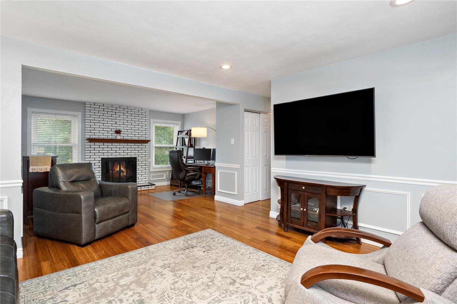 5874 Hempline Road St. Louis, MO 63129 - Photo 4 of 44 Gallery Image 4