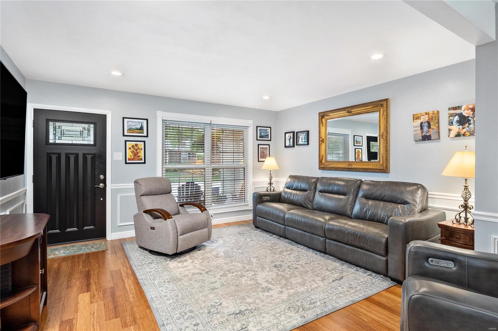 5874 Hempline Road St. Louis, MO 63129 - Photo 5 of 44 Gallery Image 5