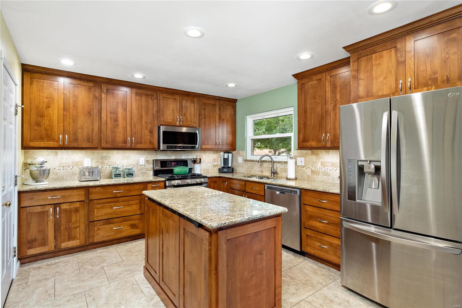 5874 Hempline Road St. Louis, MO 63129 - Photo 9 of 44 Gallery Image 9
