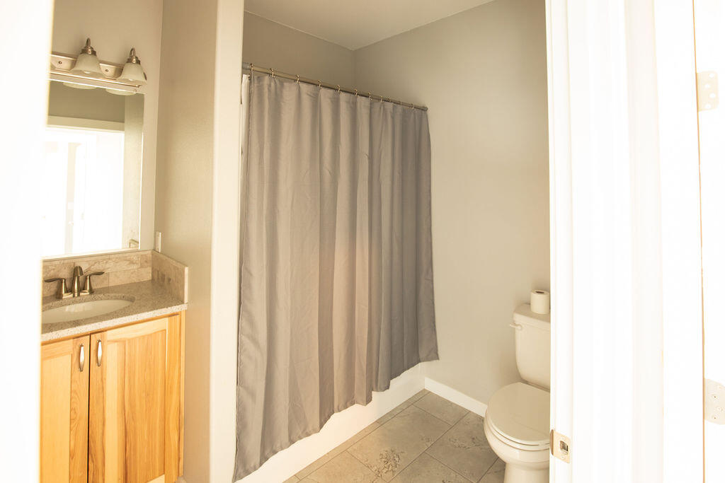23775 Dodds Road Bend, OR 97701 - Photo 43 of 67 Full bath #3