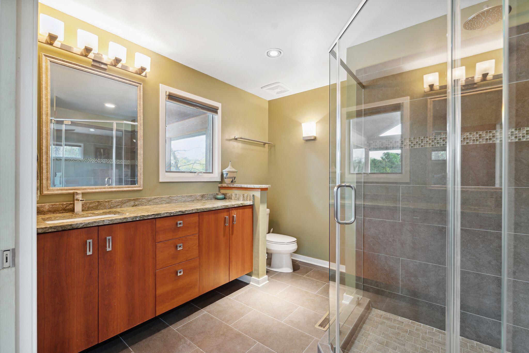 636 Cain Drive Mount Pleasant, SC 29464 - Photo 22 of 37 Custom glass shower with bench