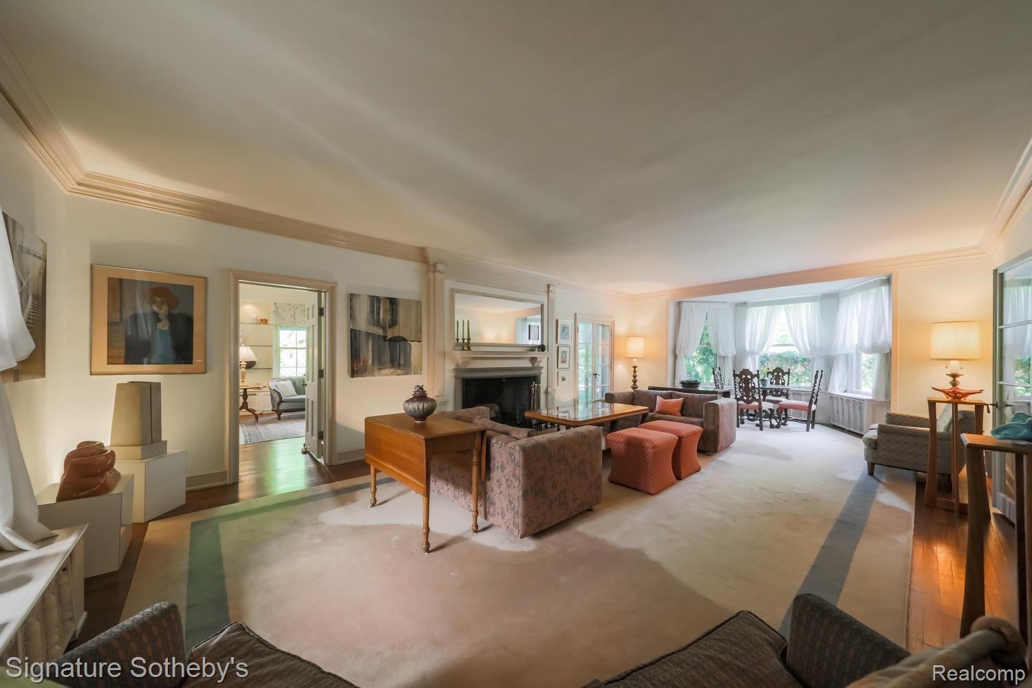 37 Beverly Road Grosse Pointe, MI 48236 - Photo 16 of 64 Formal living room