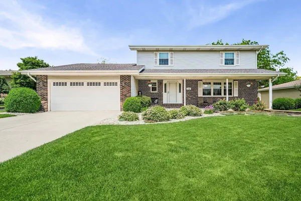 $469,900 | 1200 Seminole Drive, Crown Point, IN 46307