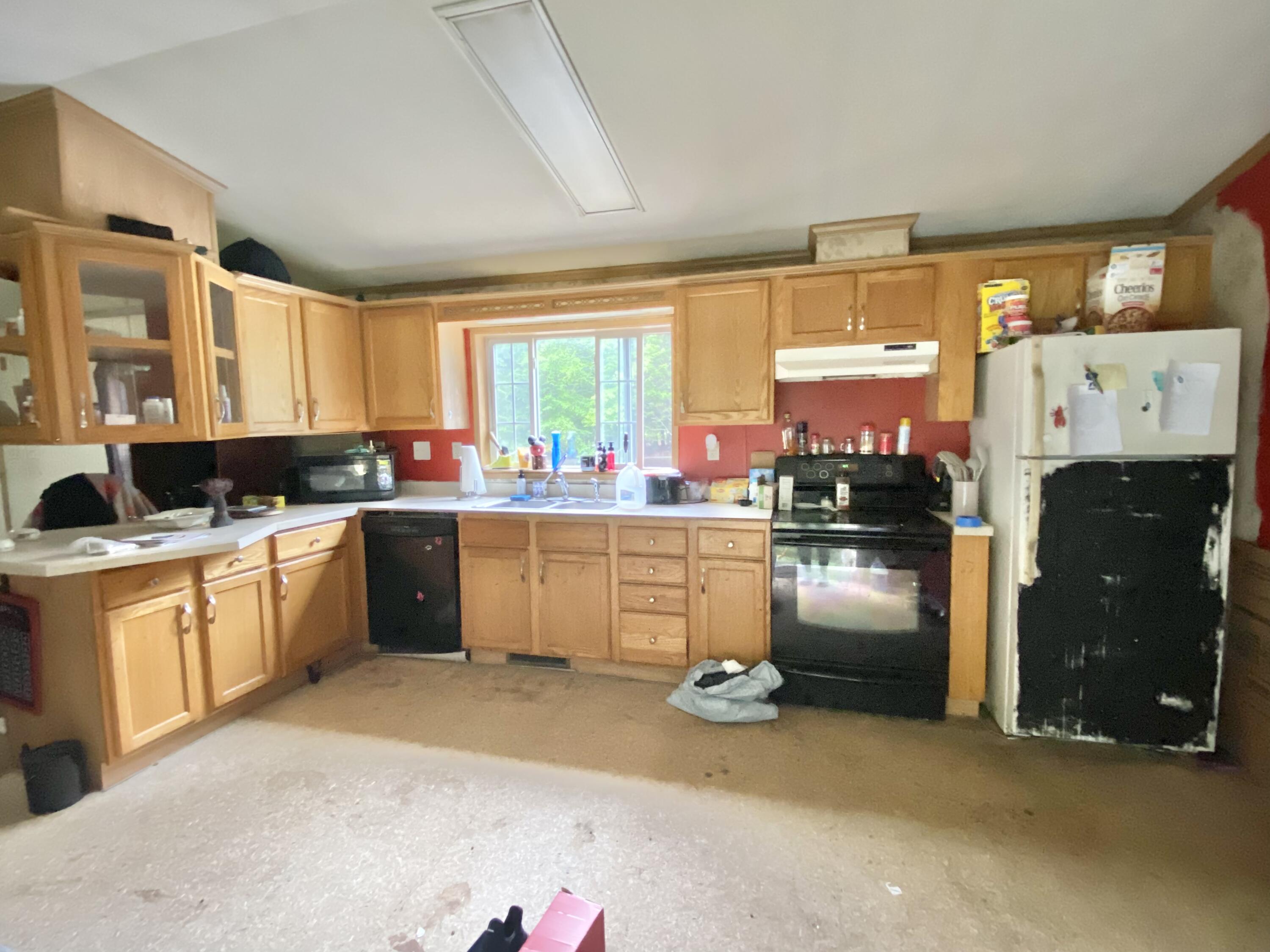 34 Vail Road Buxton, ME 04093 - Photo 3 of 20 CBA62CE4-BAC1-4D03-9614-CB00B7AD1687