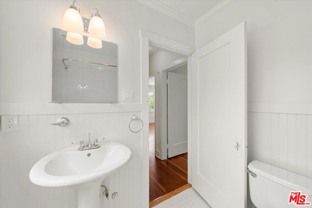 1248 Hyperion Avenue Los Angeles, CA 90029 - Photo 23 of 27