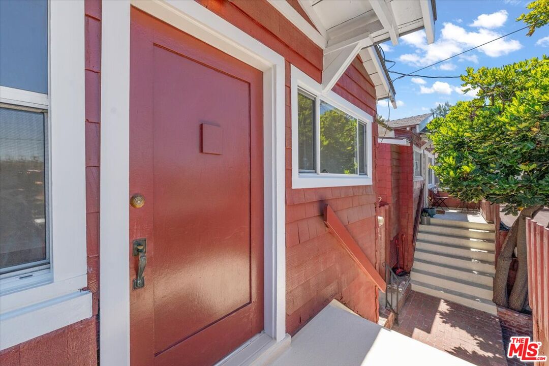 1248 Hyperion Avenue Los Angeles, CA 90029 - Photo 5 of 27