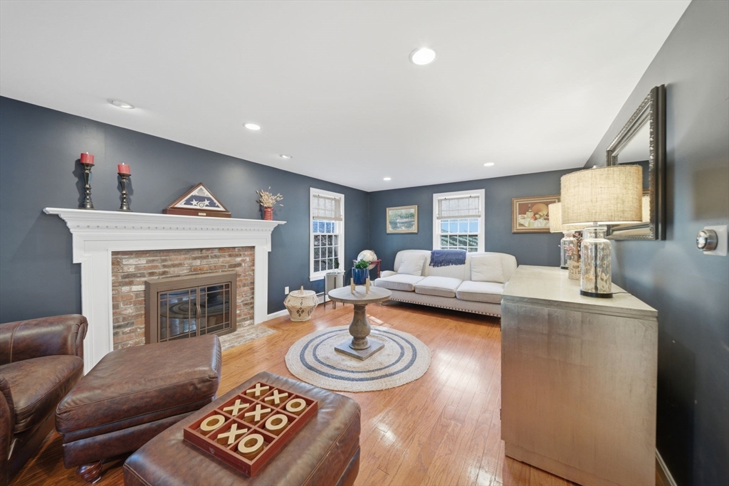 189 Ipswich Road Topsfield, MA 01983 - Photo 5 of 42