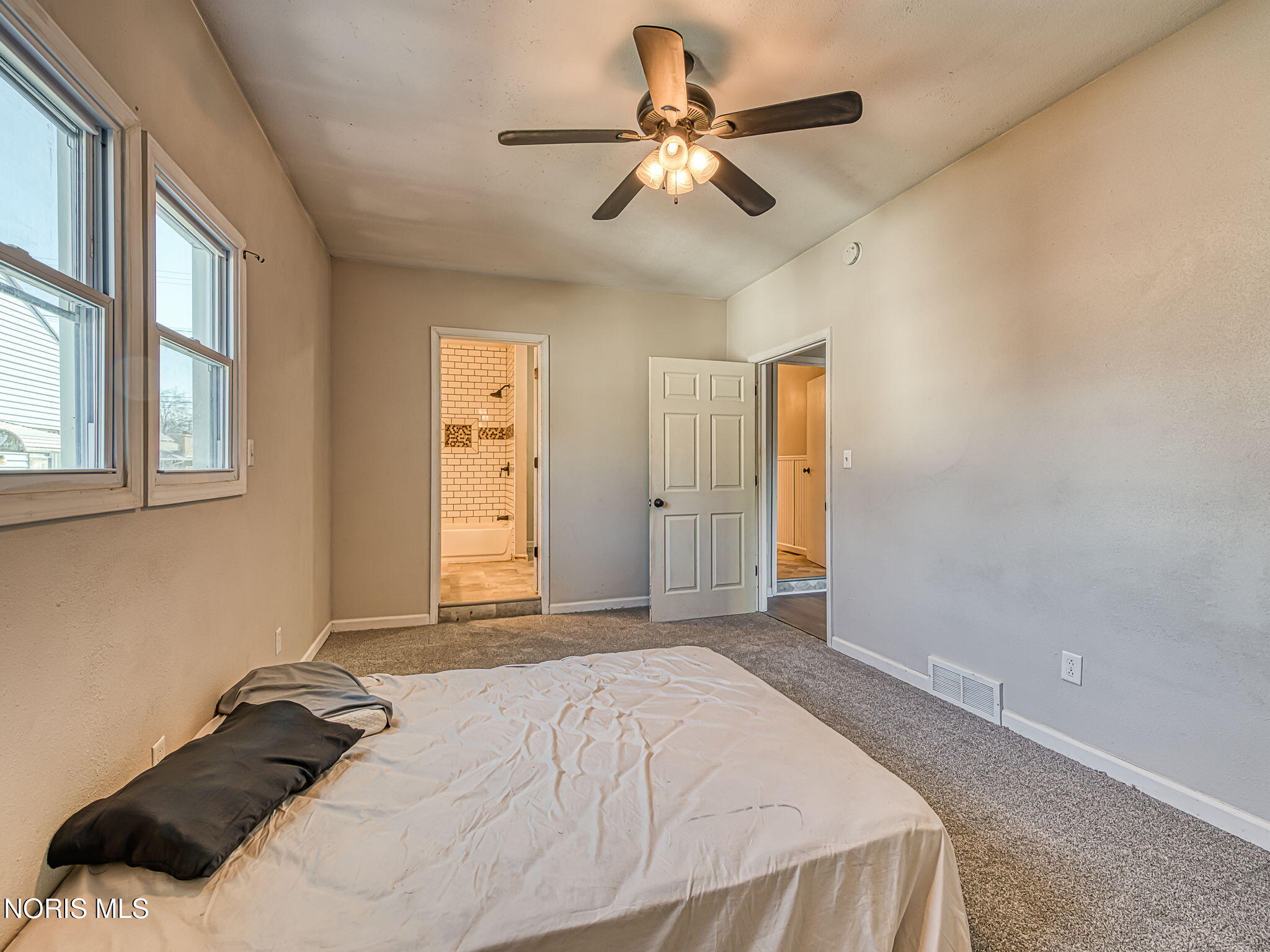 5265 Douglas Road Toledo, OH 43613 - Photo 14 of 36 First Floor Primary