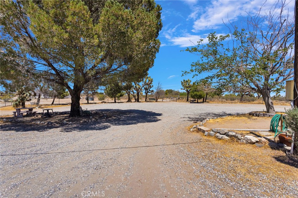 3183 Mcmillen Road Phelan, CA 92371 - Photo 20 of 64