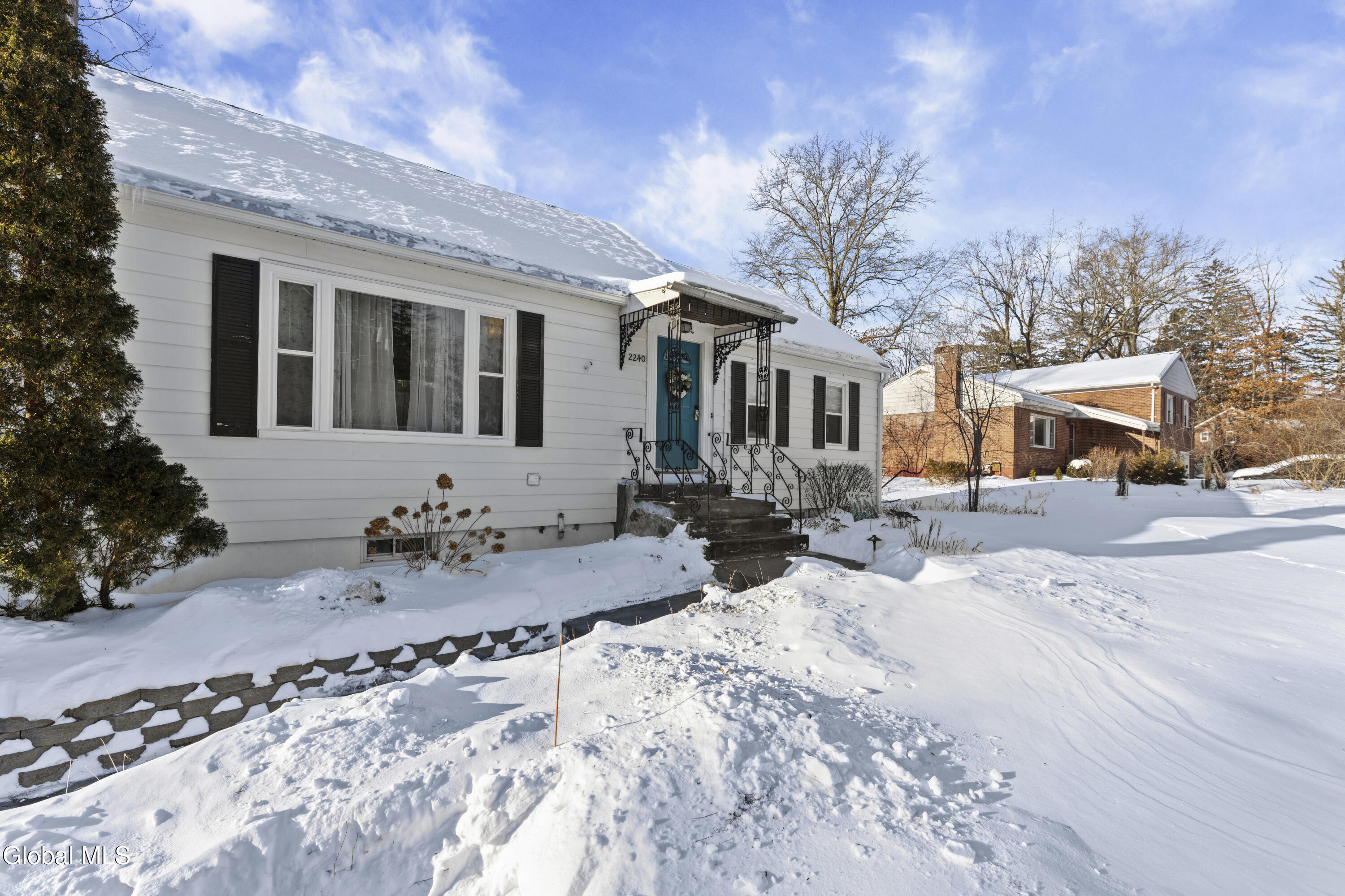 2240 Rosendale Road Niskayuna, NY 12309 - Photo 2 of 39 Located in the highly ranked