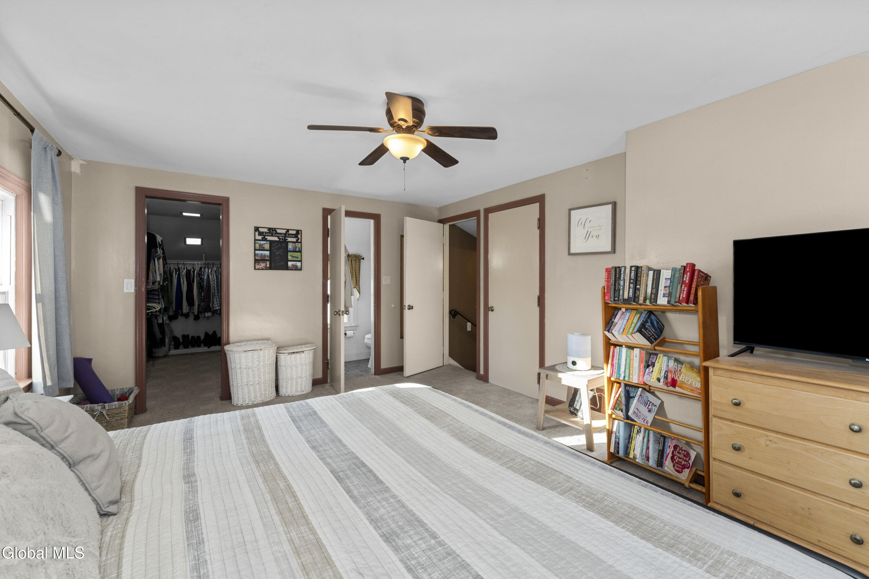 2240 Rosendale Road Niskayuna, NY 12309 - Photo 10 of 39 Primary Bedroom