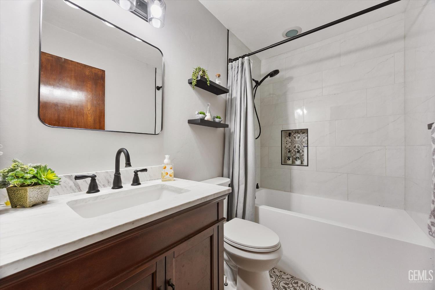 Undisclosed Address Tehachapi, CA 93561 - Photo 32 of 44