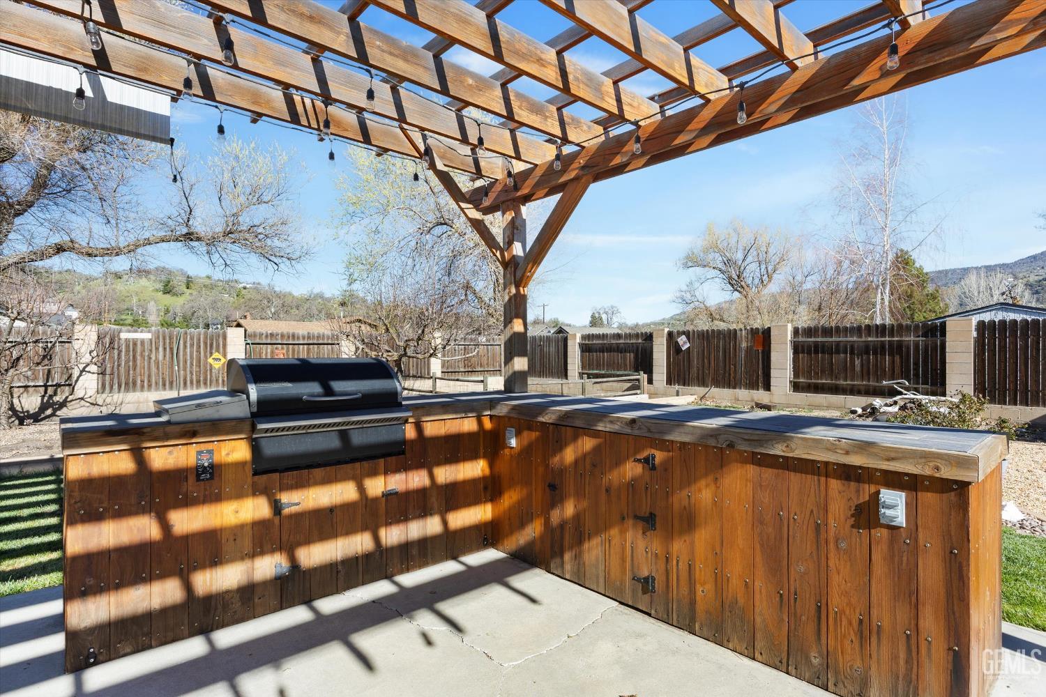 Undisclosed Address Tehachapi, CA 93561 - Photo 36 of 44