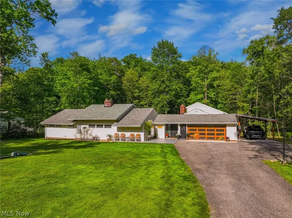 $825,000 | 3899 Brainard Road, Beachwood, OH 44122