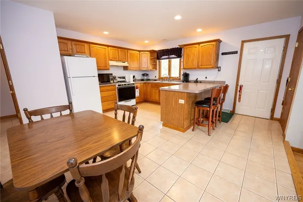 $374,900 | 3050 Hillbrook Drive, Eden, NY 14057